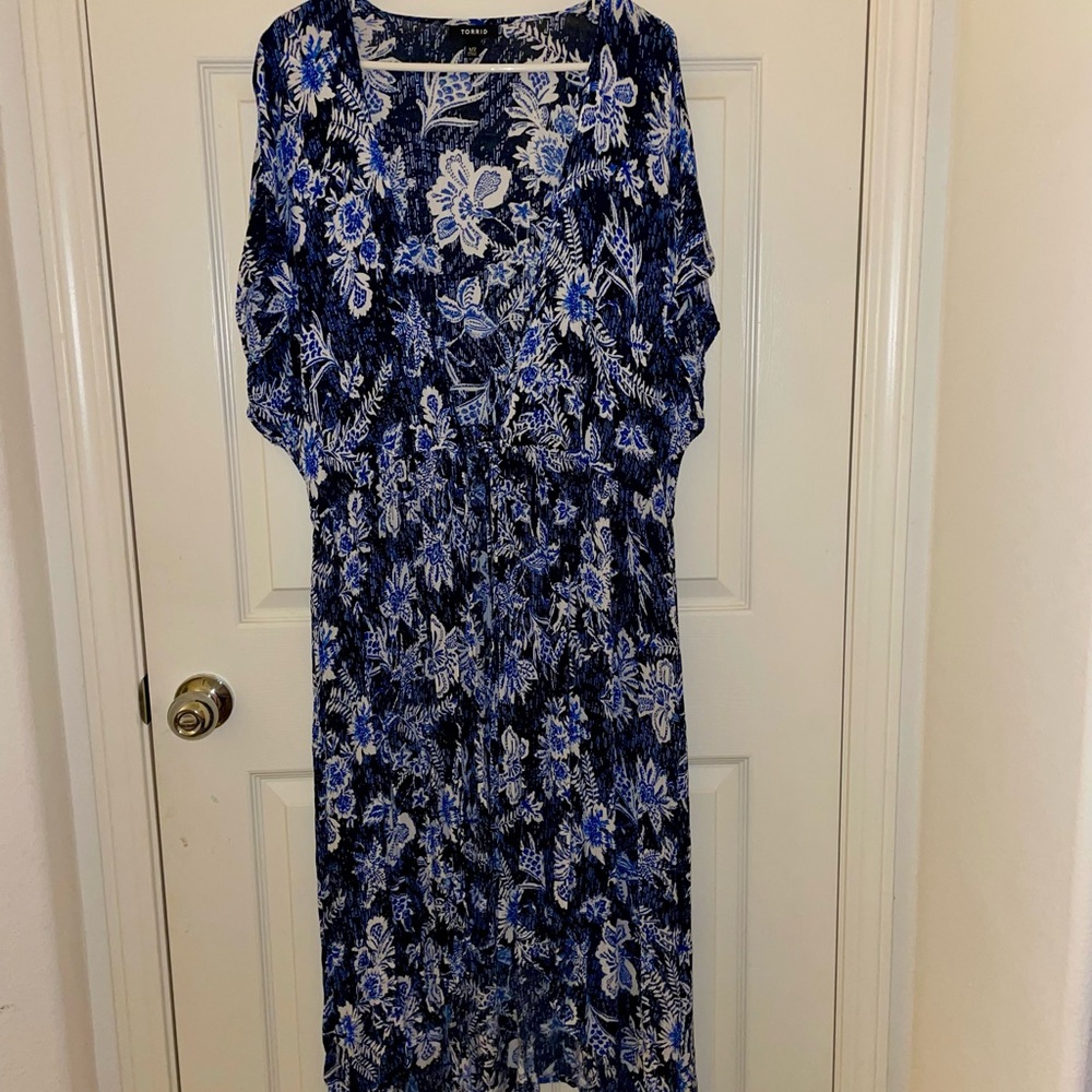 TORRID Blue Floral Cinch Waist Kimono Kaftan Crinkle Gauze Kimono Dress Size 1/2